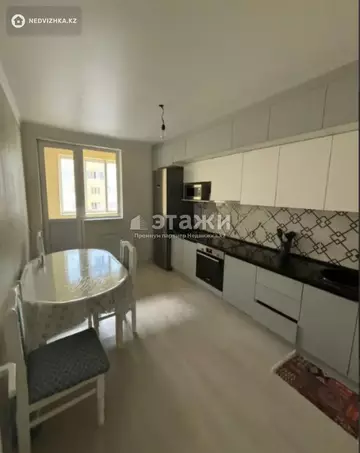 3-комнатная квартира, этаж 3 из 9, 82 м²