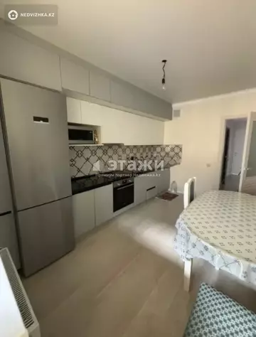 3-комнатная квартира, этаж 3 из 9, 82 м²