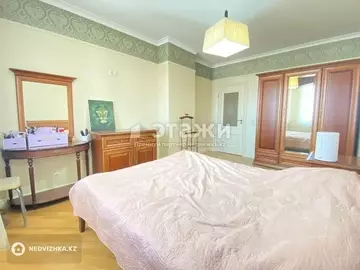 3-комнатная квартира, этаж 10 из 18, 98 м²