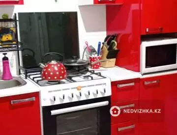 2-комнатная квартира, этаж 4 из 9, 63 м²