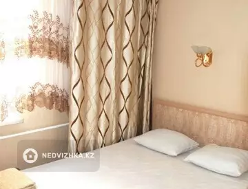 2-комнатная квартира, этаж 1 из 4, 43 м², посуточно