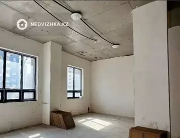 Офисное помещение, этаж 2 из 1, в жилом доме, 67 м²