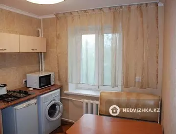 1-комнатная квартира, этаж 1 из 3, 33 м², Посуточно