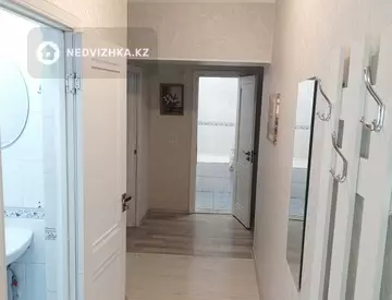 2-комнатная квартира, этаж 1 из 5, 55 м², посуточно