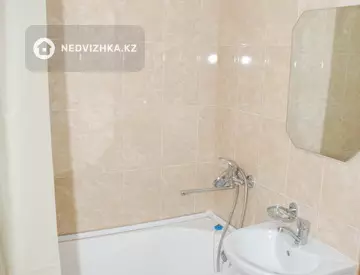 2-комнатная квартира, этаж 3 из 4, 43 м², посуточно