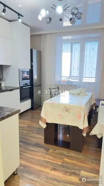 3-комнатная квартира, этаж 4 из 9, 80 м²