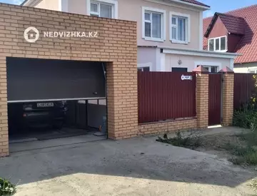 5-комнатный дом, 3.8 соток, 180 м², на длительный срок