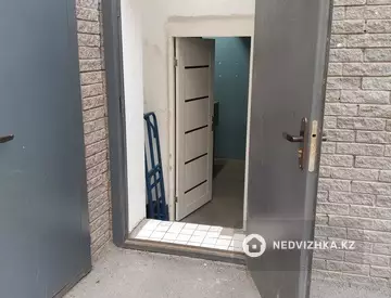Офисное помещение, этаж 1 из 1, в жилом доме, 25 м²