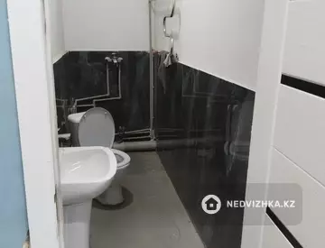 Офисное помещение, этаж 1 из 1, в жилом доме, 25 м²
