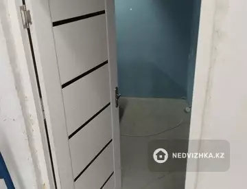 Офисное помещение, этаж 1 из 1, в жилом доме, 25 м²