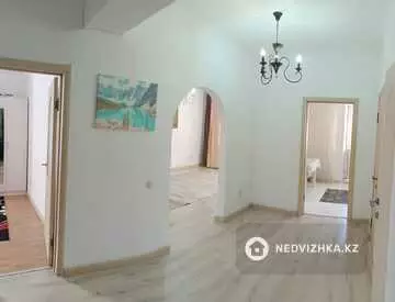 3-комнатная квартира, этаж 2 из 5, 79 м²
