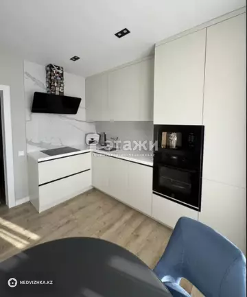 2-комнатная квартира, этаж 12 из 12, 61 м²