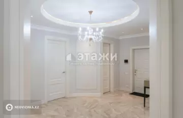 3-комнатная квартира, этаж 4 из 10, 139 м²
