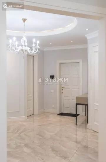 3-комнатная квартира, этаж 4 из 10, 139 м²