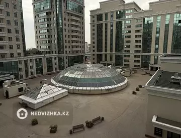3-комнатная квартира, этаж 8 из 15, 141 м²