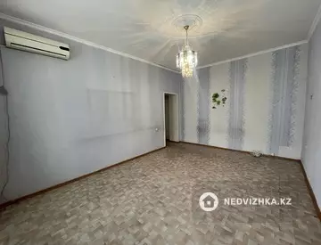 2-комнатная квартира, этаж 2 из 3, 52 м²