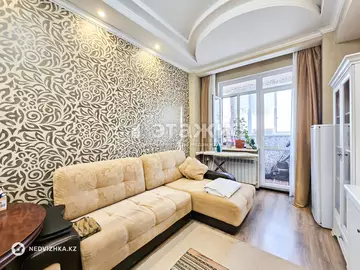 3-комнатная квартира, этаж 4 из 6, 67 м²