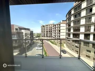 4-комнатная квартира, этаж 3 из 3, 98 м²