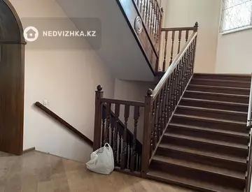 6-комнатный дом, 10 соток, 340 м²