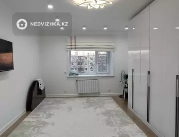 3-комнатная квартира, этаж 4 из 5, 84 м²