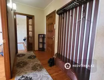 2-комнатная квартира, этаж 3 из 5, 52 м²