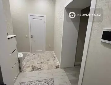 3-комнатная квартира, этаж 2 из 9, 64 м²