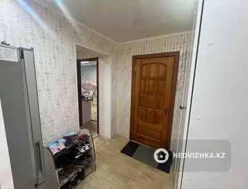 4-комнатная квартира, этаж 3 из 5, 81 м²