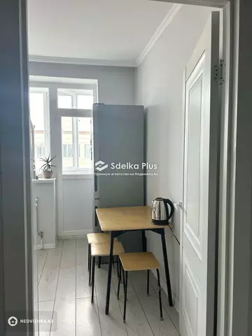 2-комнатная квартира, этаж 9 из 9, 50 м²