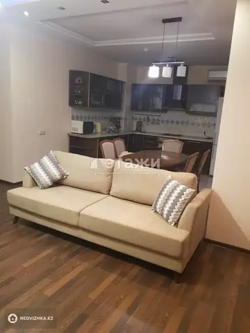 2-комнатная квартира, этаж 10 из 25, 75 м², на длительный срок