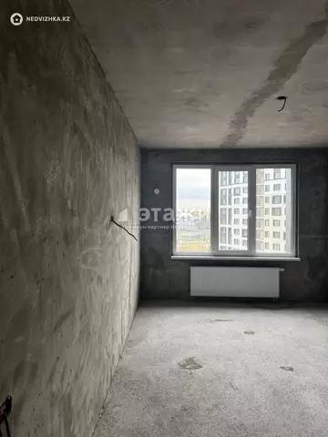 2-комнатная квартира, этаж 8 из 12, 42 м²