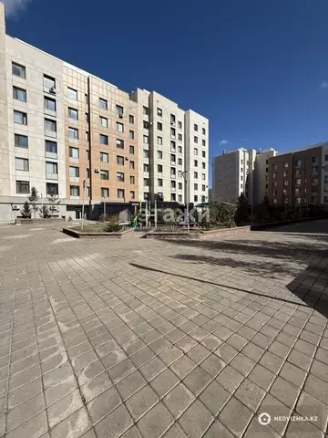 3-комнатная квартира, этаж 3 из 8, 76 м²