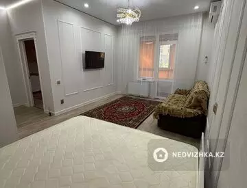 1-комнатная квартира, этаж 1 из 12, 41 м², на длительный срок