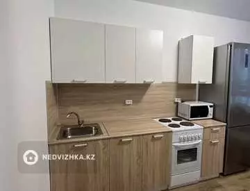 1-комнатная квартира, этаж 5 из 18, 37 м², на длительный срок