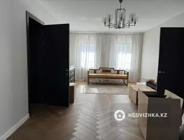 5-комнатный дом, 15 соток, 380 м², на длительный срок
