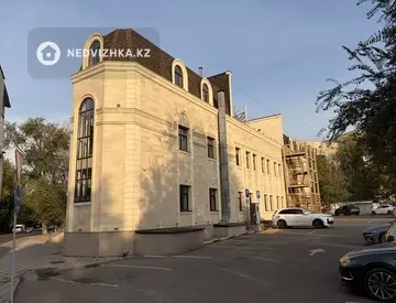 Здание, 3 этажа, 1 830 м²