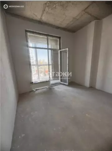 2-комнатная квартира, этаж 8 из 22, 76 м²