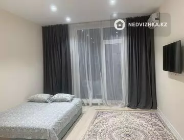 1-комнатная квартира, этаж 3 из 8, 30 м², на длительный срок