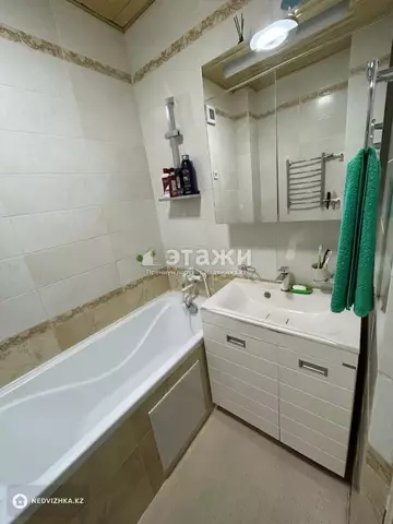 3-комнатная квартира, этаж 8 из 10, 82 м²