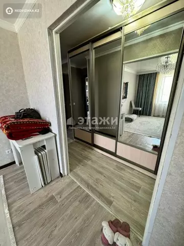 2-комнатная квартира, этаж 8 из 10, 60 м²