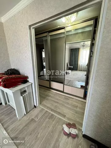 2-комнатная квартира, этаж 8 из 10, 60 м²