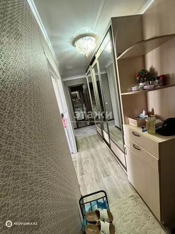 2-комнатная квартира, этаж 8 из 10, 60 м²