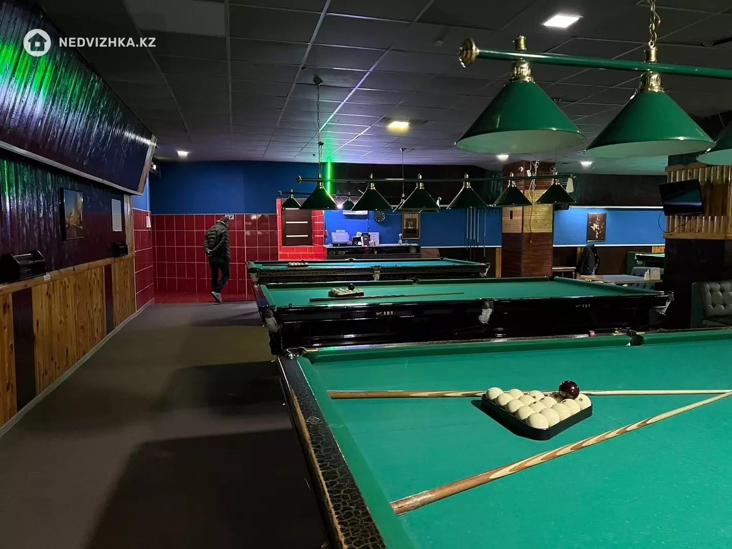 3715 м², Здание, 3 этажа, 3 715 м², изображение - 1