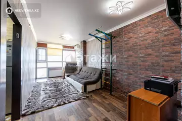 2-комнатная квартира, этаж 13 из 13, 38 м²