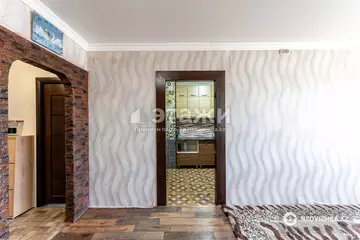 2-комнатная квартира, этаж 13 из 13, 38 м²