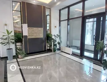 3-комнатная квартира, этаж 14 из 18, 102 м²