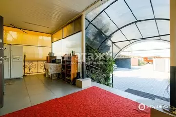 6-комнатный дом, 8 соток, 320 м², на длительный срок