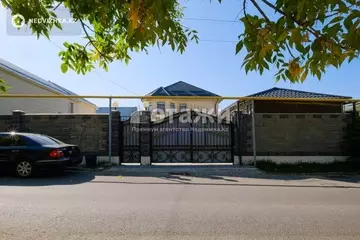 7-комнатный дом, 7.5 соток, 230 м², на длительный срок