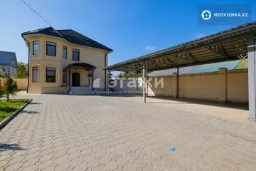 7-комнатный дом, 7.5 соток, 230 м², на длительный срок