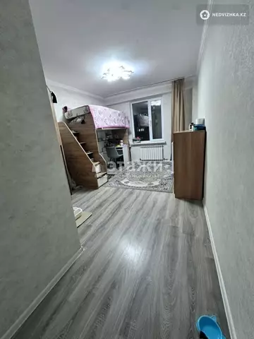 3-комнатная квартира, этаж 4 из 7, 80 м²