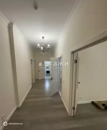 3-комнатная квартира, этаж 9 из 19, 103 м²